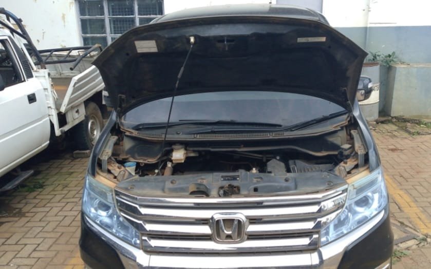 Honda Stepwgn image 4